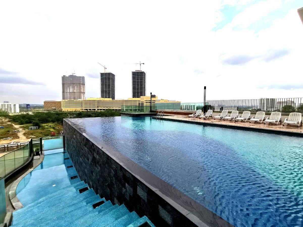 Mosaic Southkey Midvalley By Elegant Johor Bahru Exterior photo