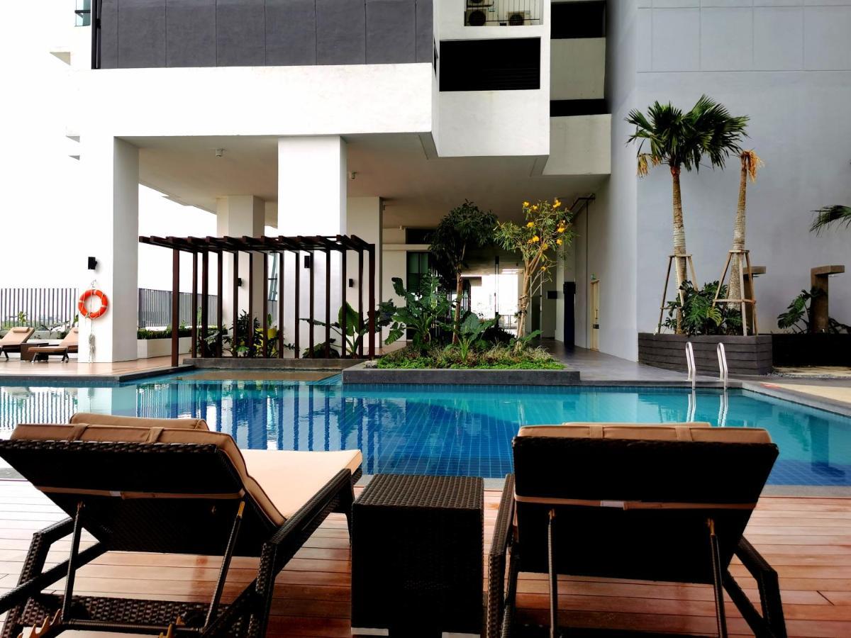Mosaic Southkey Midvalley By Elegant Johor Bahru Exterior photo